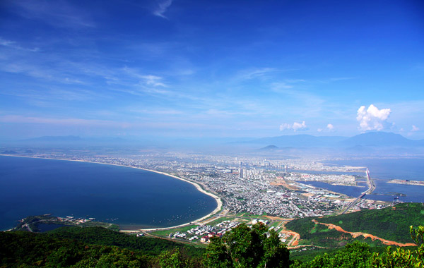 Tp Đà Nẵng nhìn từ bán Đáo Sơn Trà Tp Đà Nẵng nhìn từ bán Đáo Sơn Trà