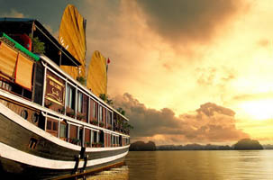 Du thuyền Hải Long 