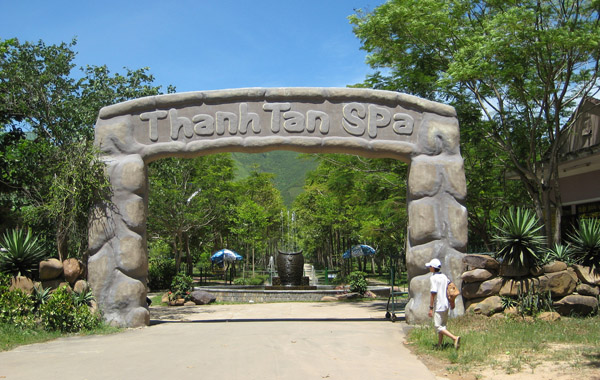 Suối khoáng nóng Thanh Tân Suối khoáng nóng Thanh Tân