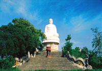 Th&iacute;ch Ca Phật Đ&agrave;i