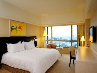 2 Khách sạn Sofitel Plaza Thành Phố Hồ Chí Minh
