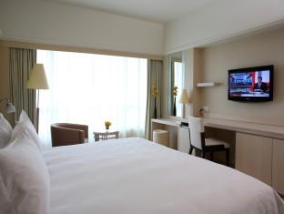 3 Khách sạn Sofitel Plaza Thành Phố Hồ Chí Minh