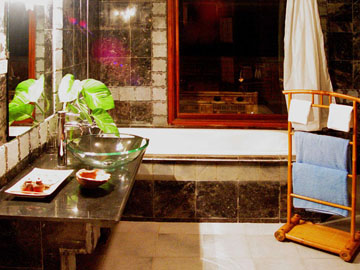 6 Khách sạn Vạn Chài Resort Sầm Sơn