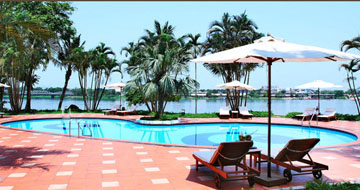 11 Khách sạn Century Riverside Huế