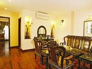 11 Khách sạn Hồng Ngọc 1