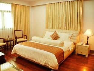 12 Khách sạn Đà Nẵng Riverside