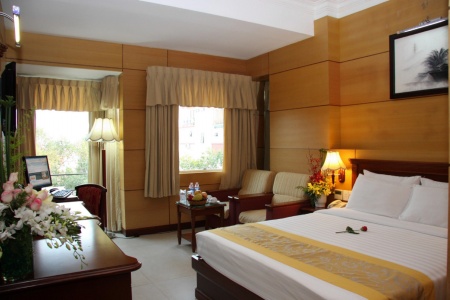 3 Khách sạn Sapphire