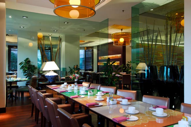 2 Khách sạn Equatorial Thành Phố Hồ Chí Minh