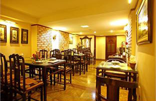 Khách sạn Golden Wing 2