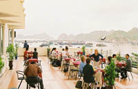 Khách sạn Holiday View - restaurant