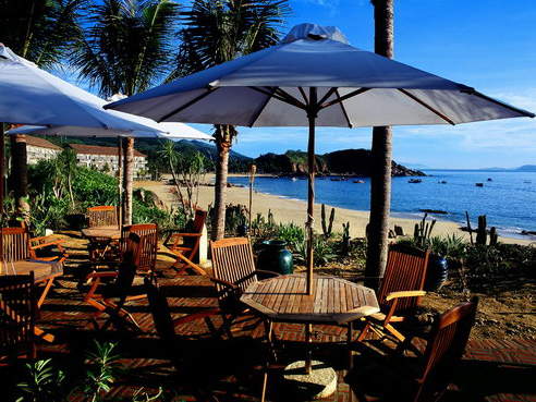 2 Khách Sạn Life Resort Quy Nhơn