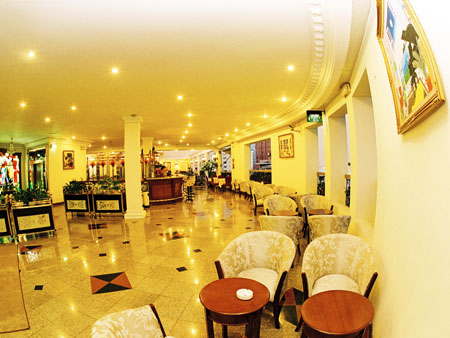 2 Khách sạn Majestic