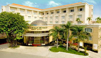 2 Khách sạn First
