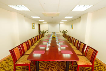 4 Khách sạn First