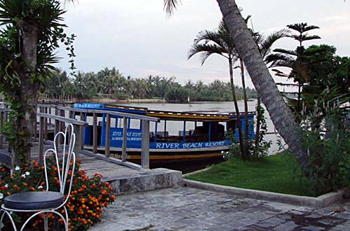 8 River Beach Resort Hội An