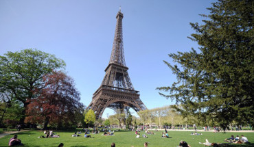 Chính phủ Pháp khuyến khích các lái xe taxi học thêm ngoại ngữ để có thể đón tiếp khách du lịch.