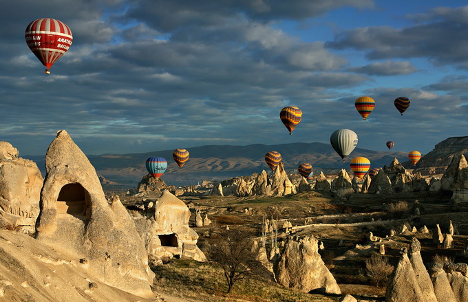 Ngắm Cappadocia của Thổ Nhĩ Kỳ từ khinh khí cầu - Ảnh: Fotolia