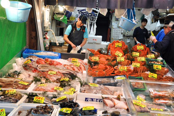 Chợ cá tươi sống Tsukiji, Tokyo, Nhật Bản