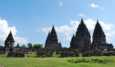 Quần thể đền Hindu Prambanan.