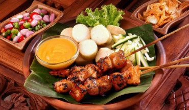 Thit xien nuong satay.