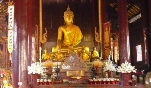 Chùa chiền là nơi các Phật tử khắp nơi hội tụ trong lễ hội Asahna Bucha. Ảnh: Thaizer.com
