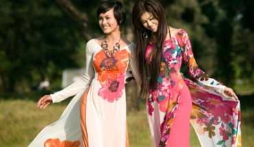 Người con gái Việt quyến rũ trong tà áo dài duyên dáng. Ảnh: Vmodel.