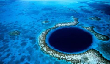 Great Blue Hole - Belize