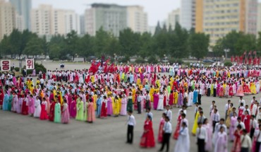 Người dân Triều Tiên tưng bùng ngày lễ hội.