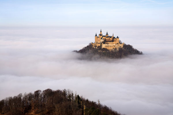 Lâu đài trong mây có tên gọi Hohenzollern tại Đức