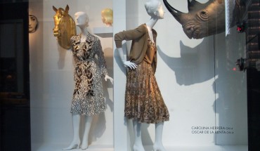 Các mẫu quần áo được trưng bày tại Bergdorf, New York, Mỹ