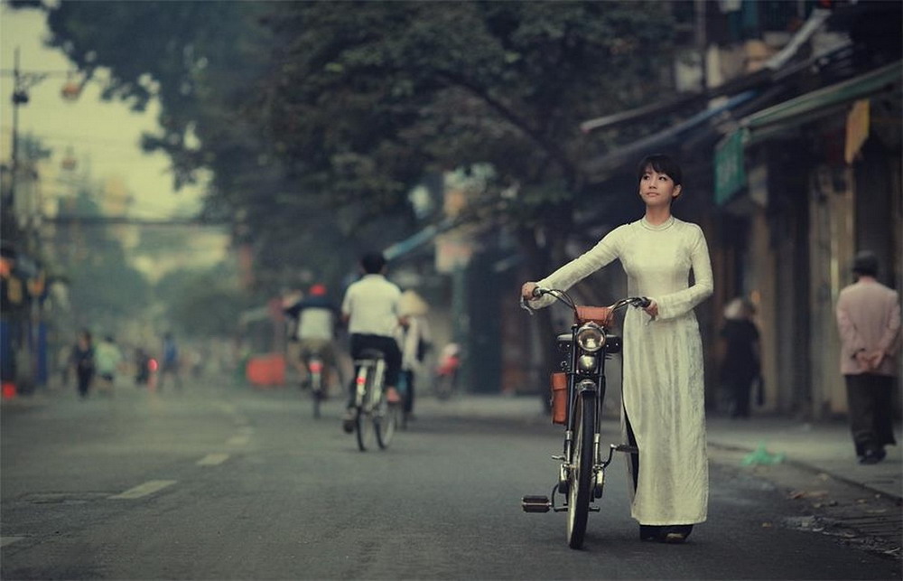 Thướt tha tà áo dài Việt Nam