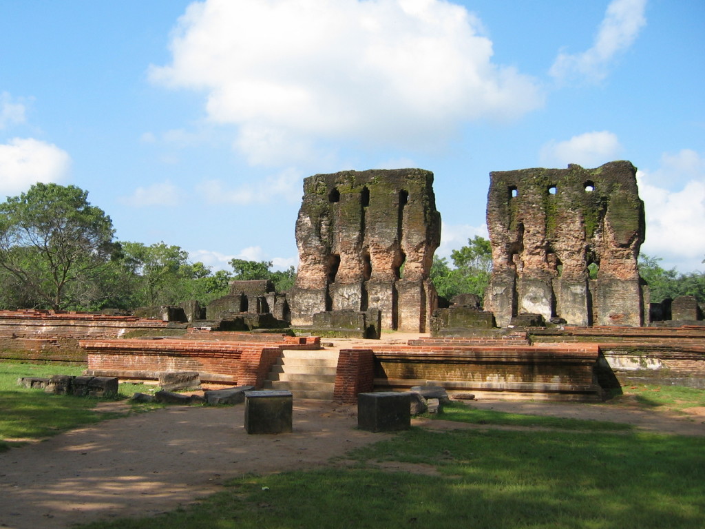 Những phần còn lại của cung điện vua Parakramabahu ở Polonnaruwa