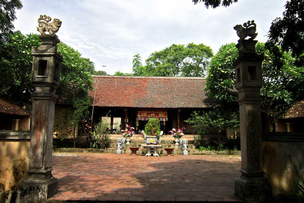 Đền thờ Phùng Hưng tại Đường Lâm