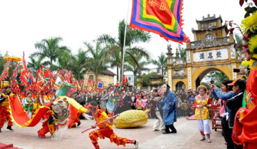 Biểu diễn múa lân tại lễ hội Kinh Dương Vương