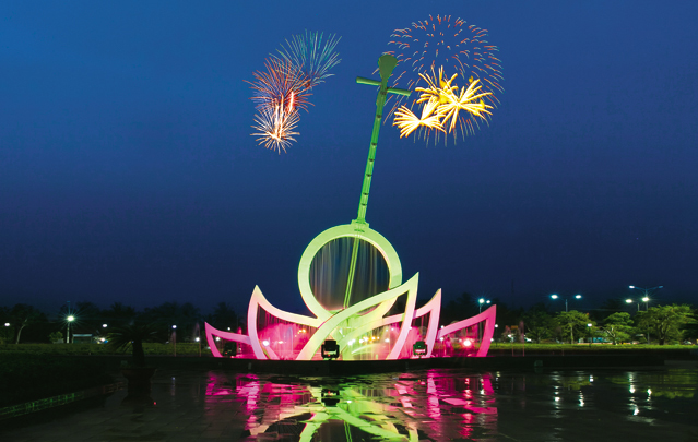 Quảng trường Hùng Vương - Bạc Liêu nơi diễn ra lễ hội "Dạ cổ hoài lang" 