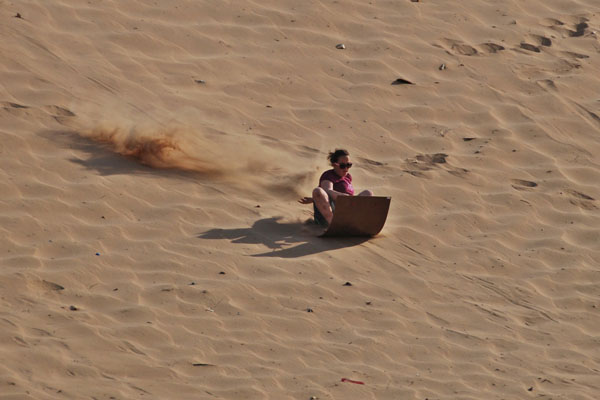 Trượt cát tại sa mạc Namib, Namibia