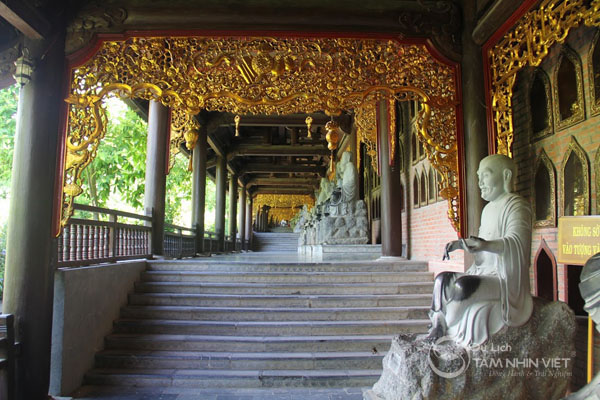 Hành lang La Hán chùa Bái Đính