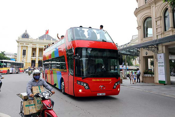 Xe buýt 2 tầng được xuất phát từ Nhà Hát Lớn Hà Nội
