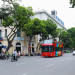 Xe buýt 2 tầng xuất hiện trên phố Đinh Tiên Hoàng trước cửa Bưu điện Hà Nội