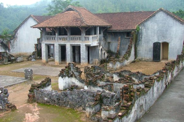 Bảo-tàng-và-nhà-tù-Sơn-La