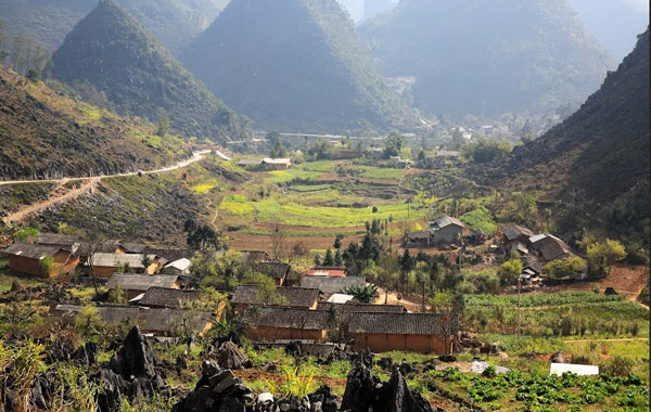 Bản làng người Hmong, Cao nguyên đá Đồng Văn