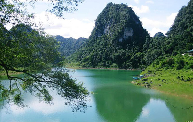 hồ Thang Hen