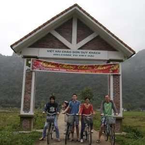 Làng chài Việt Hải, Cát Bà