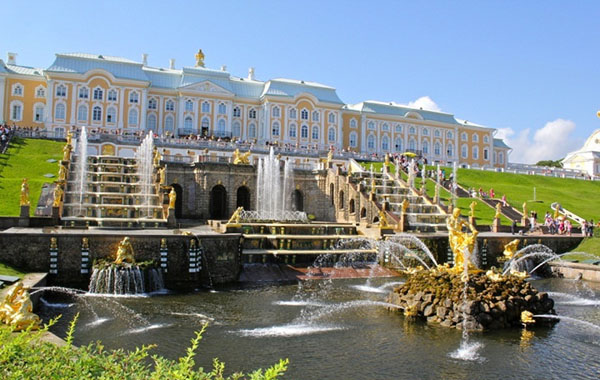 Cung điện mùa hè Peterhof