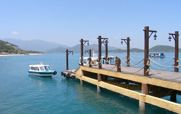 Cầu cảng Hòn Tằm, Nha Trang
