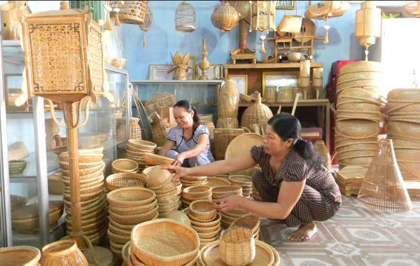 Làng đan lát mây tre Bao La