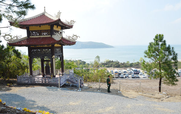 Vũng Chùa - Đảo Yến, mộ Đại tướng Võ Nguyên Giáp