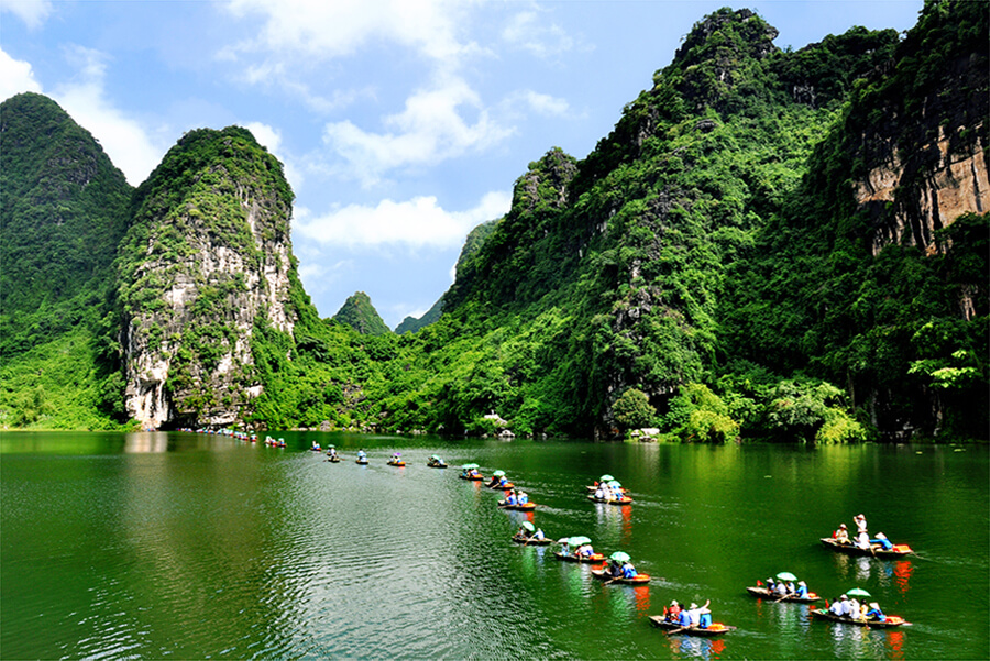 Bỏ túi 7 địa điểm du lịch Ninh Bình đẹp nổi tiếng 
