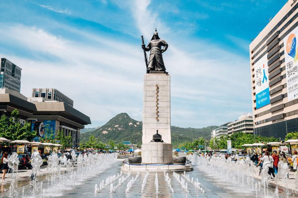 Quảng-trường-Gwanghwamun