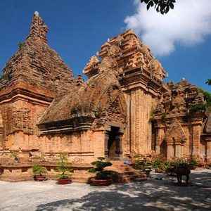 Du lịch Nha Trang & Đà Lạt - Tháp Bà Ponagar
